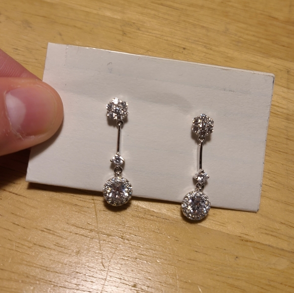 NWOT Stud Earrings - Picture 4 of 4